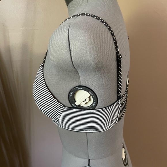 VS front clasp bra - Picture 4 of 5